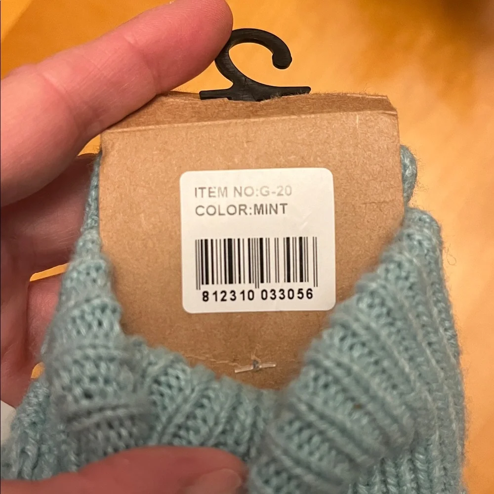 NWT Girlie Girl Touchscreen Compatible Knit Gloves Blue Gray